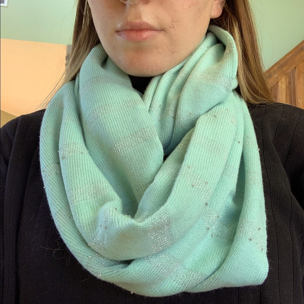 ‼️SALE‼️New York and Company scarf